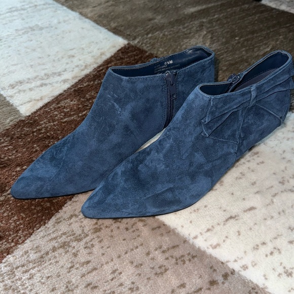 Bella Vita Frances Kitten Heel Booties - Picture 2 of 6